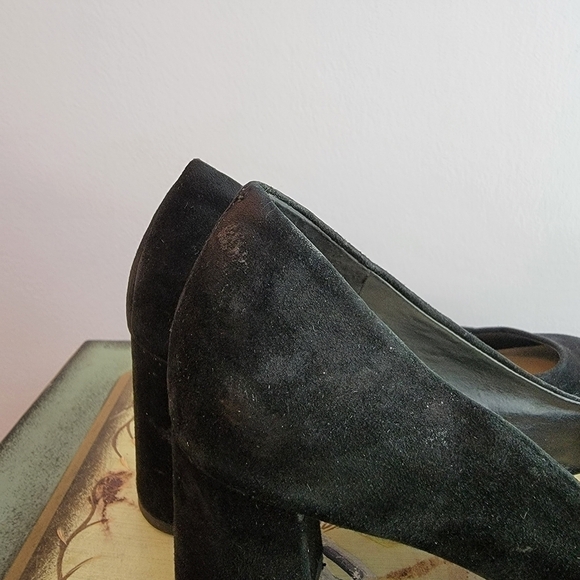 Saks Fifth Ave Galent Black Suede Pump Size 6 1/2 - Picture 10 of 14
